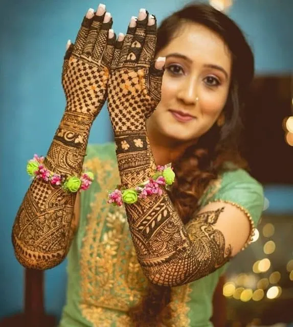 Contemporary Arabic Mesh Mehndi